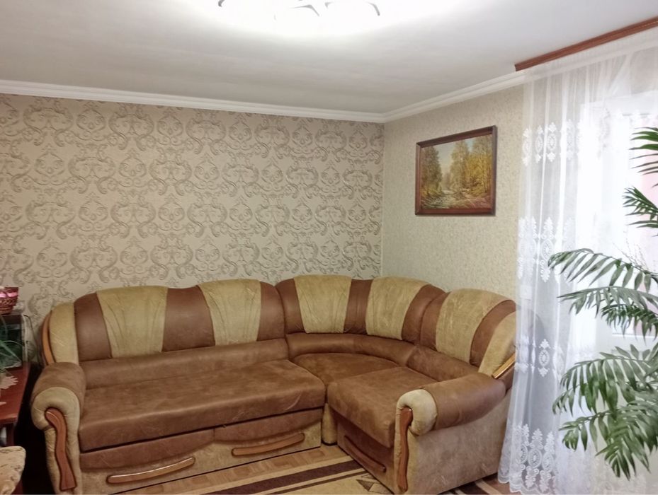 Продам квартиру двоповерхову,гараж,погріб,город