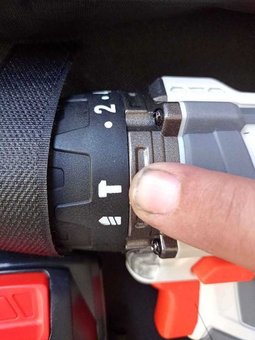 Aparafusadora eléctrica+mala+carregador+2 baterias.Qualidade,durável.