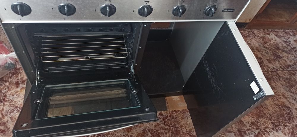 Fogão Inox com 5 bocas e forno