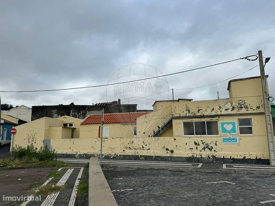 Moradia T4 para venda