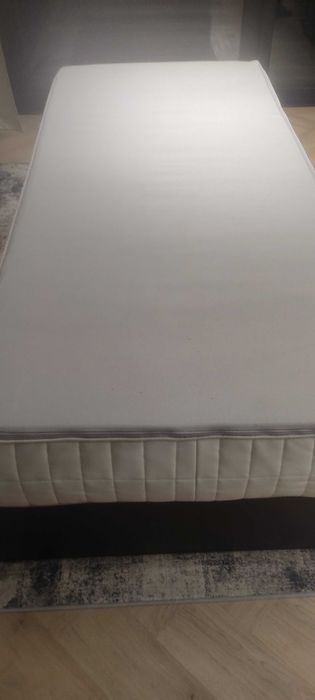 Łóżko plus materac IKEA 90x200 – Super stan
