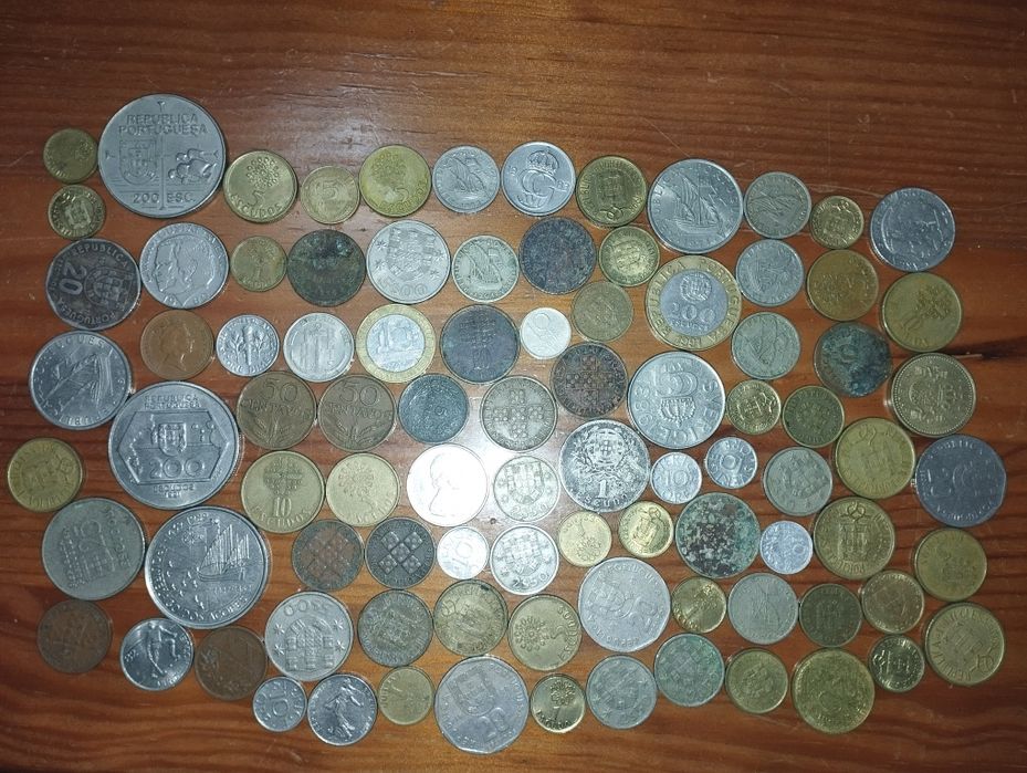 Notas e moedas antigas