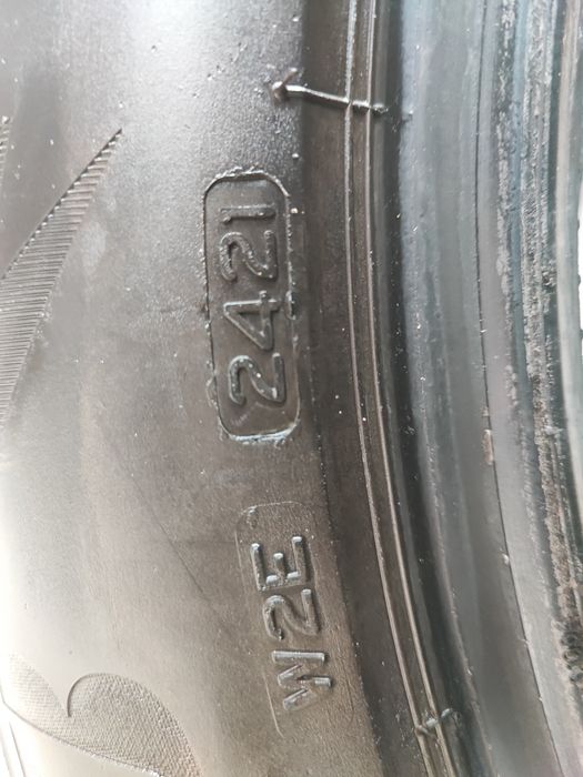 Bridgestone BLIZZAK LM005 (225/55R18 102V)