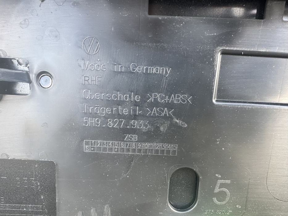 Сполер Volkswagen Golf 8