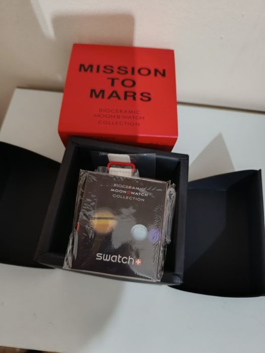 Omega x Swatch misson mars
