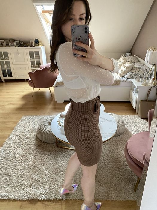 Spodnica 34 amisu w kratke z paskiem