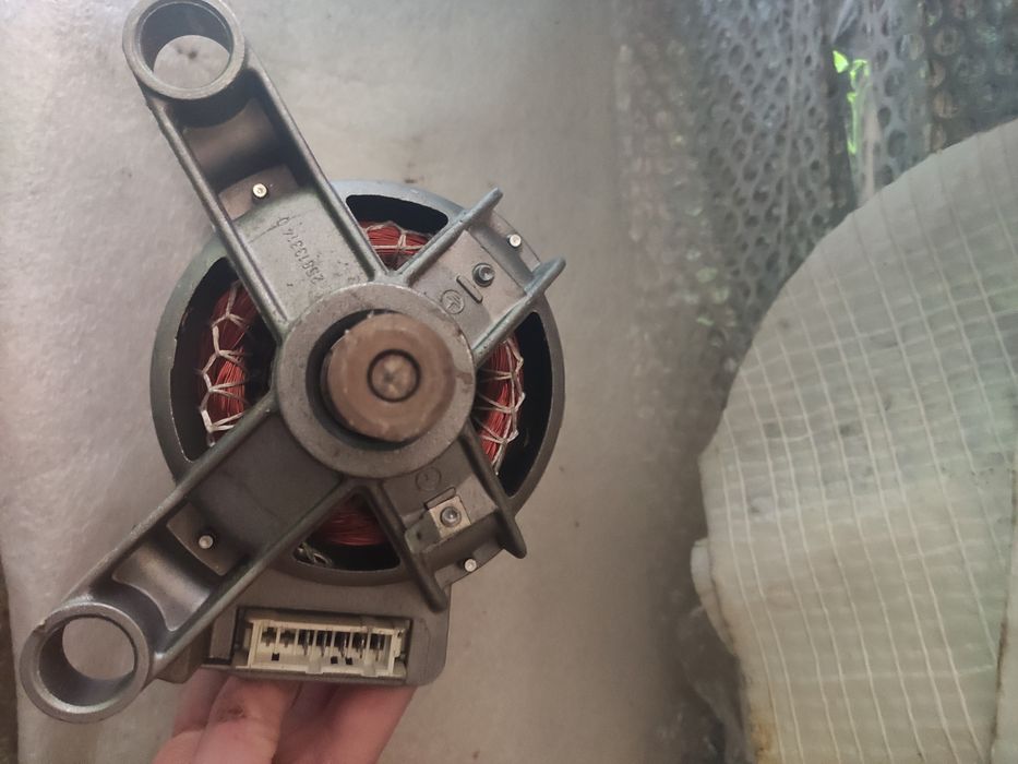 Silnik inwerterowy z pralki Hotpoint Ariston