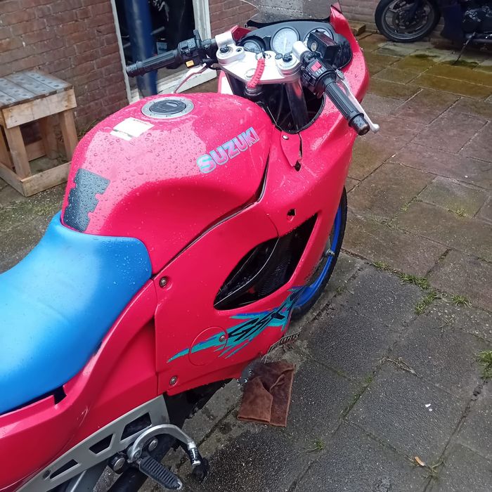 Suzuki GSX 600 з/ч