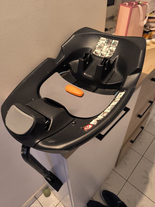 Fotelik cybex 0-13 atom q wraz z baza