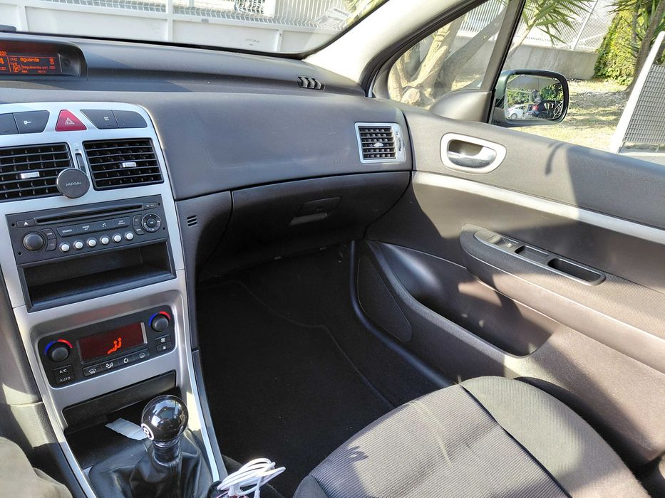 Peugeot 307 Hdi muito bom estado pneus novos aceito troca em moto de igual valor