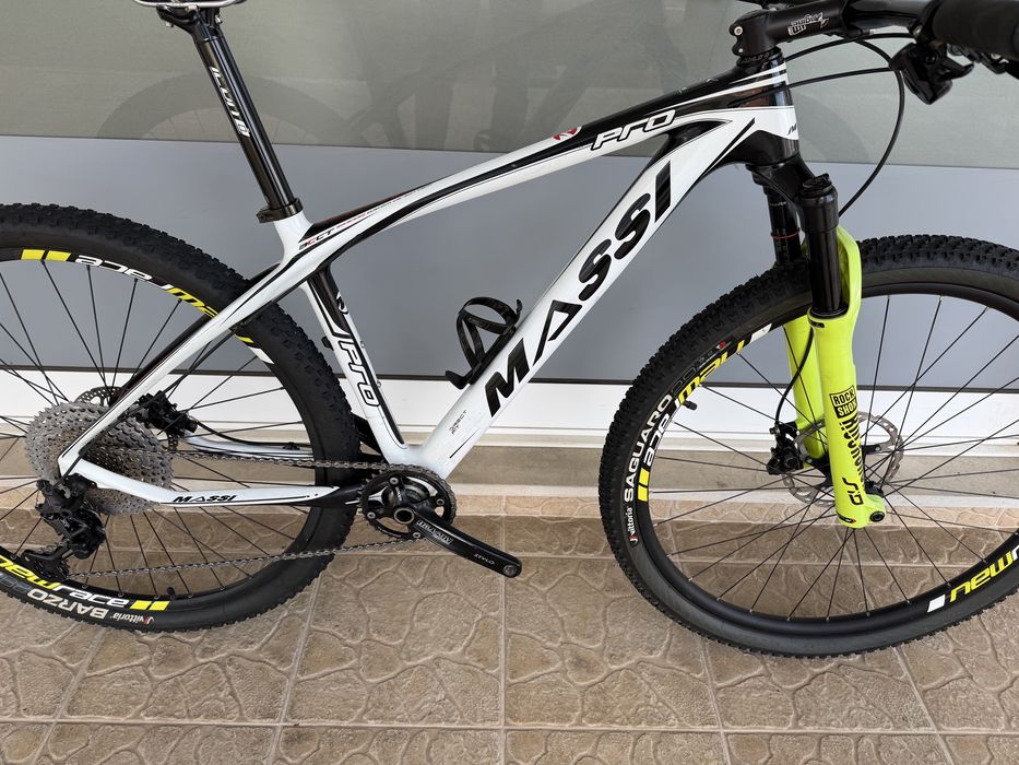 Bicicleta de BTT em carbono - roda 29