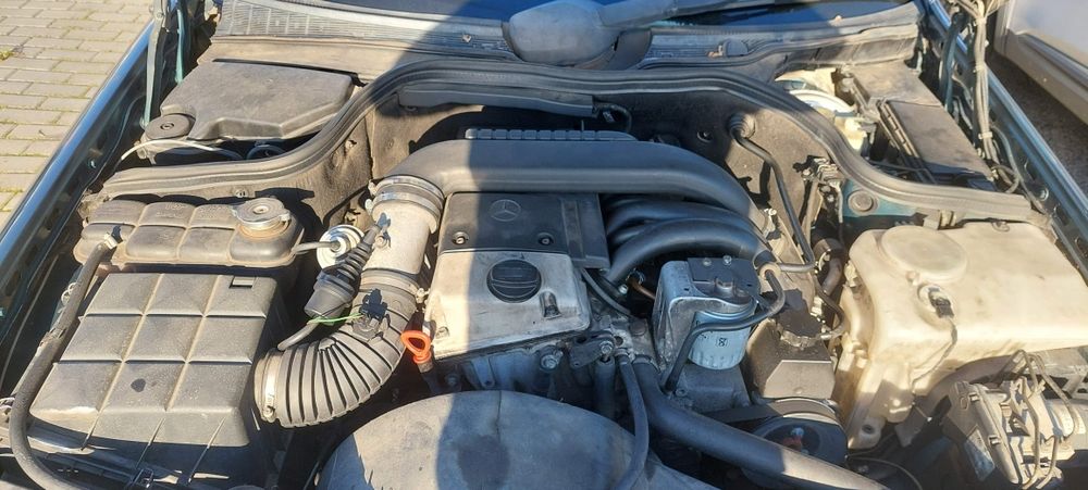 Mercedes c200 1997 nacional ,todos os dias a trabalhar e com inspecção feita até Novembro,