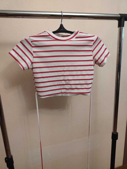 Топ короткий в смужку на зав'язках