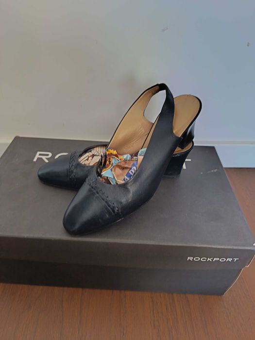 Vendo Sapatos clássicos de senhora