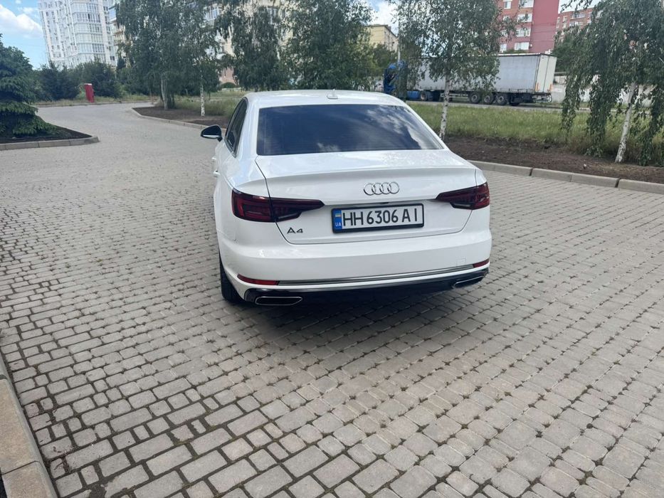 Audi a4 автомат в белом цвете 2019 г 2.0 бензин ауди а4
