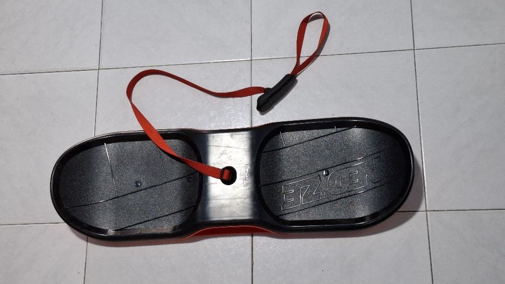 Snowskate preto e vermelho - Criança