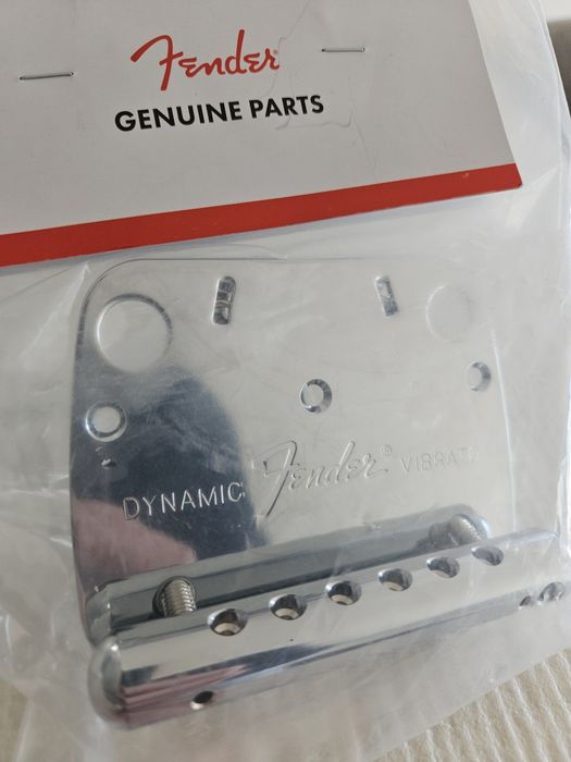 Fender Mustang Dynamic Vibrato Tailpiece – Cromado (Novo/Selado)