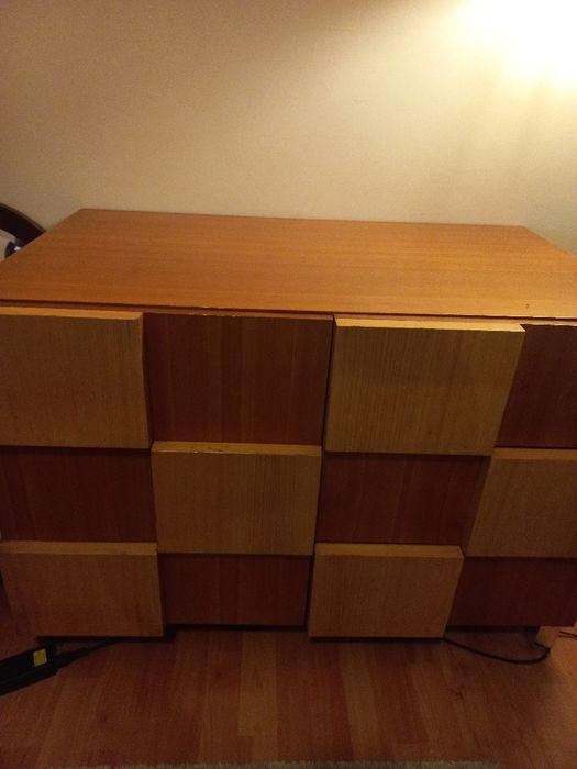 Armário de sala em madeira