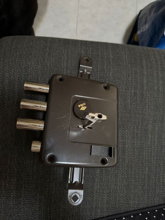 Fechadura Cisa 4 trancas