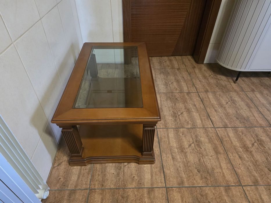 Mesa de centro de cerejeira e vidro