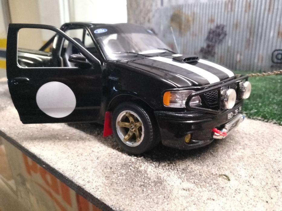 Miniatura Ford SVT f150