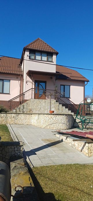 Срочно продается дом расположенный в 10 км от Кишинева, Молдова