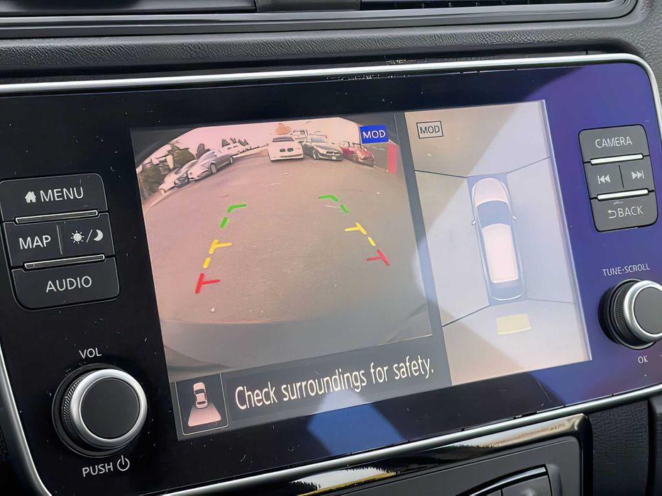 Nissan LEAF      2020