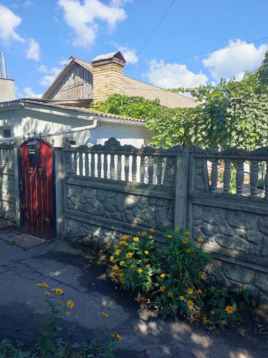 продається частина будинку