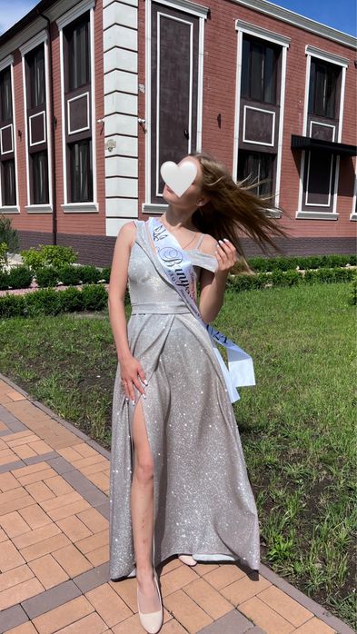 Випускна Сукня серебрина