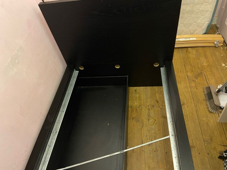 Cama preta ikea c.gaveta