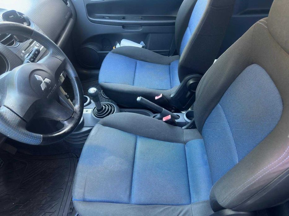 Mitsubishi Colt Azul 2006 1.1