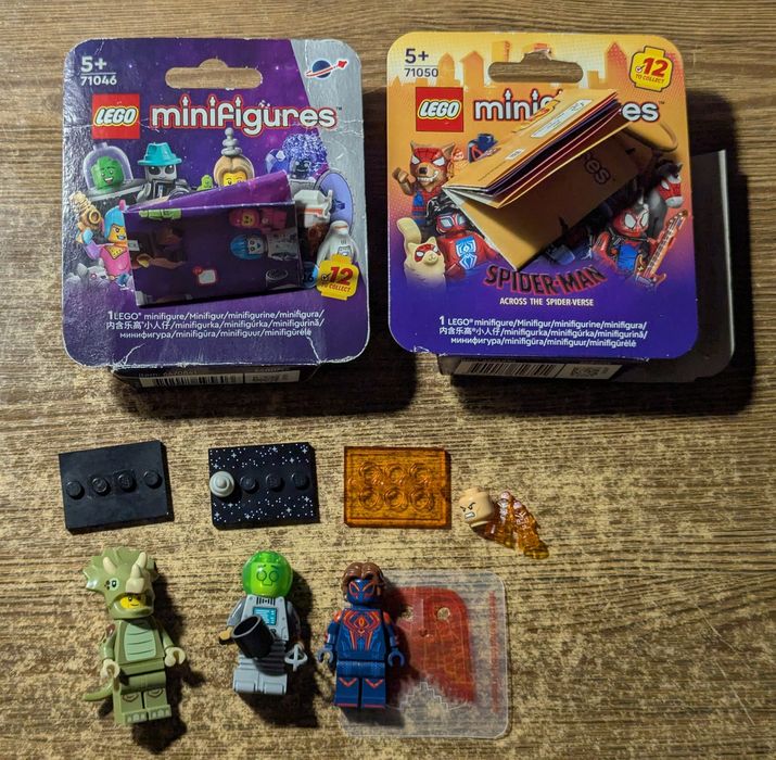 З коробкою Лего минифигурки lego Minifigures series 25 spiderman