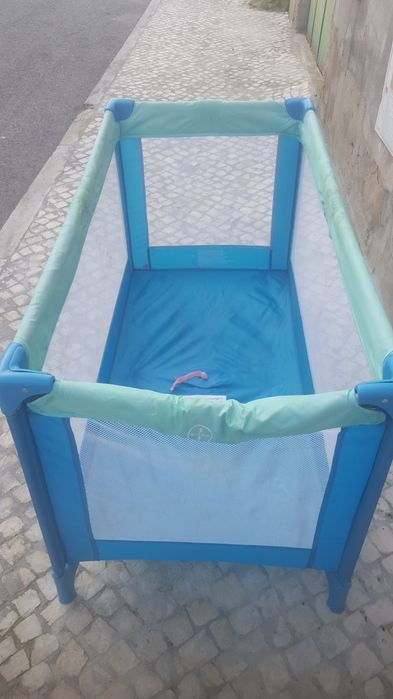 Cama  de viagem  flexível  para  crianças