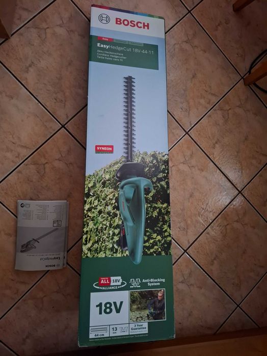 Sekator akumulatorowy BOSCH EasyHedgeCut 18V-44-11. Nowy.