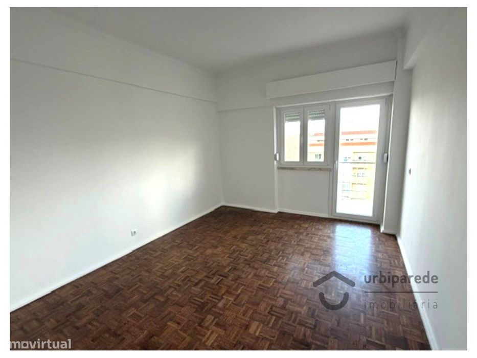 Apartamento T2 remodelado, Figueirinha Oeiras.