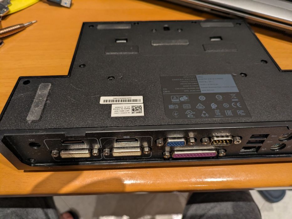Vendo docking station dell usada no meu e6540. Funcional. Para desocupar