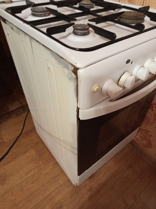 Продам плиту комбіновану ariston- газова поверхня, духовка електрична