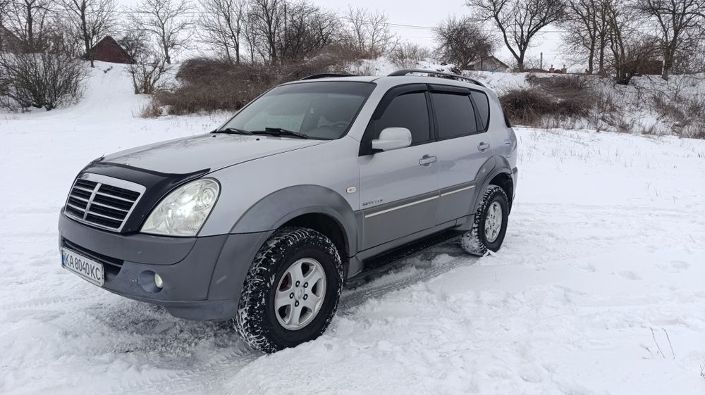 Продам SsangYong rexton на автомате 2,7 дизель