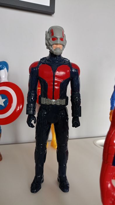 Figurki z Marvela wys 28cm