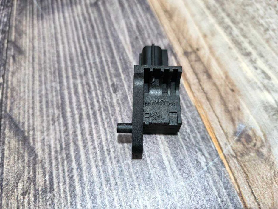 Датчик удару задній Airbag VW Tiguan 5N0959351