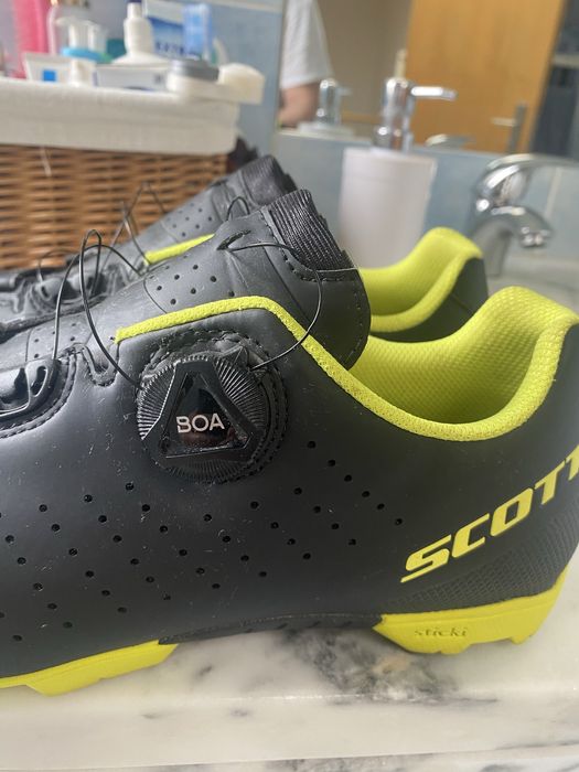 Sapatilhas Scott com engates