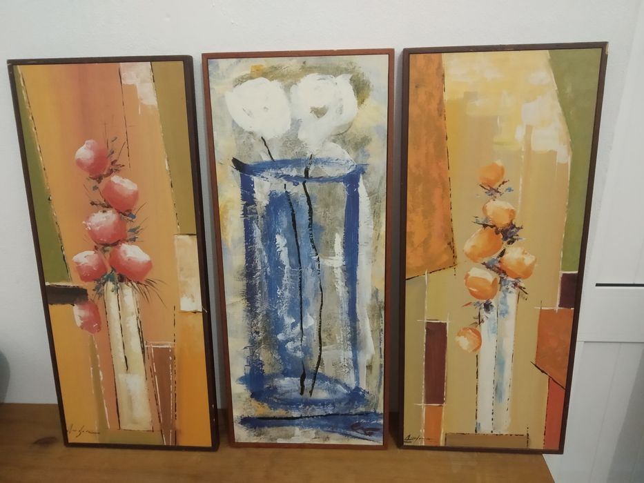 Conjunto 3 quadros pintados sob madeira, flores, moldura incorporada