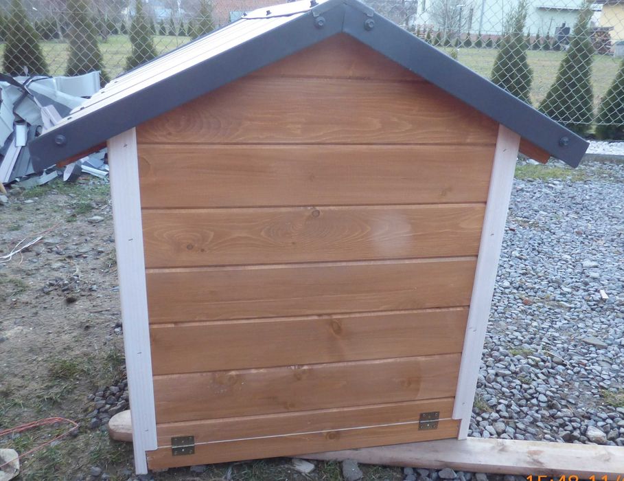 Buda dla psa drewniana