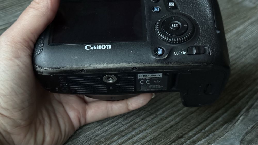 Продається Canon 6D body