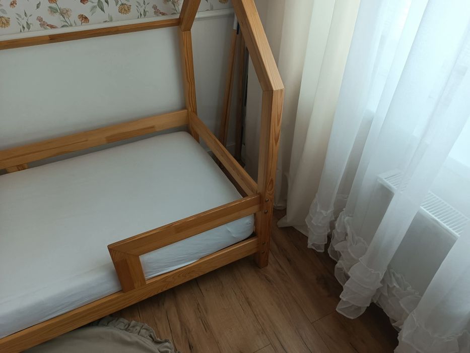 Dziecięce łóżko domek