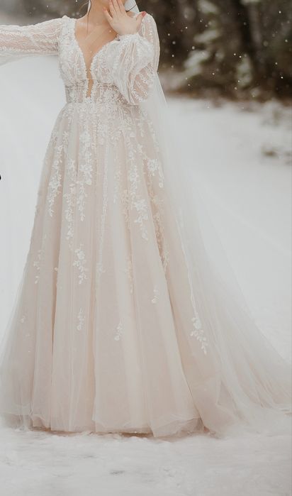 Продаю весільну  сукню