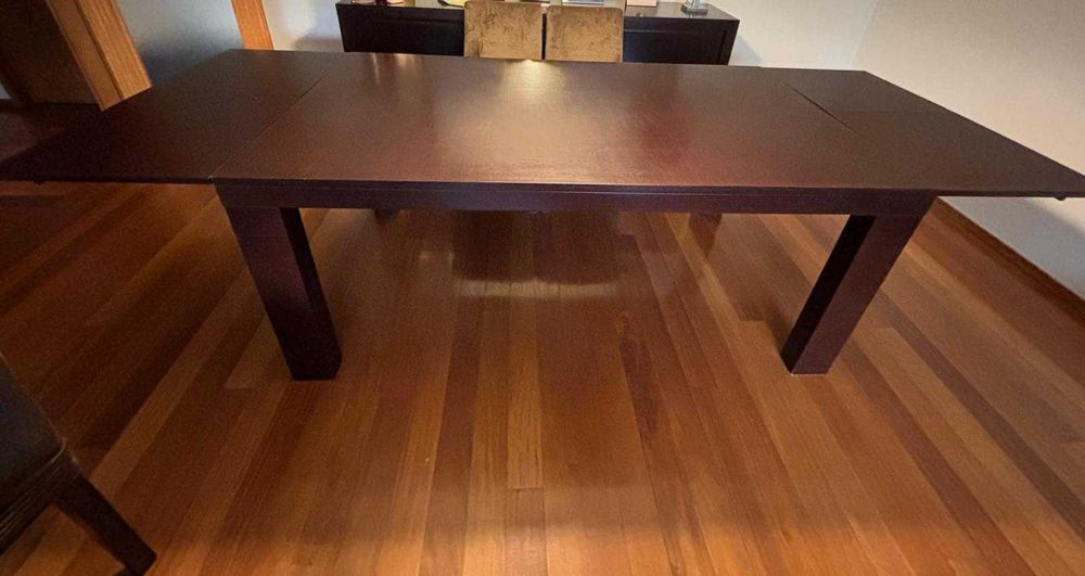 Mesa de jantar extensível 1x1,80 m (abre até 3 m) + Cadeiras - Maia