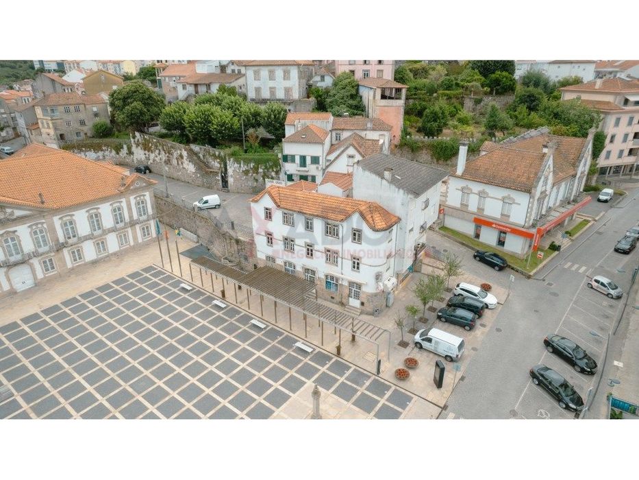 Oportunidade Imperdível em Seia - Prédio Histórico para Comércio, H...