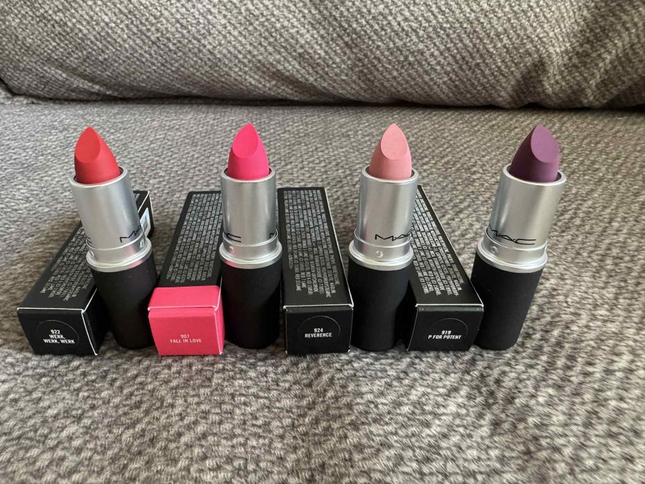 MAC Cosmetics zestaw 4 pomadek szminek Powder Kiss Lipstick NOWE