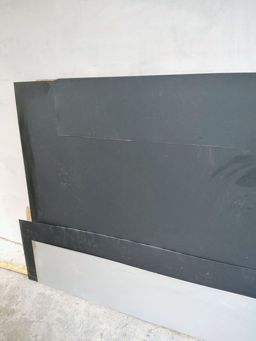 Sprzedam dwa arkusze blachy antracyt